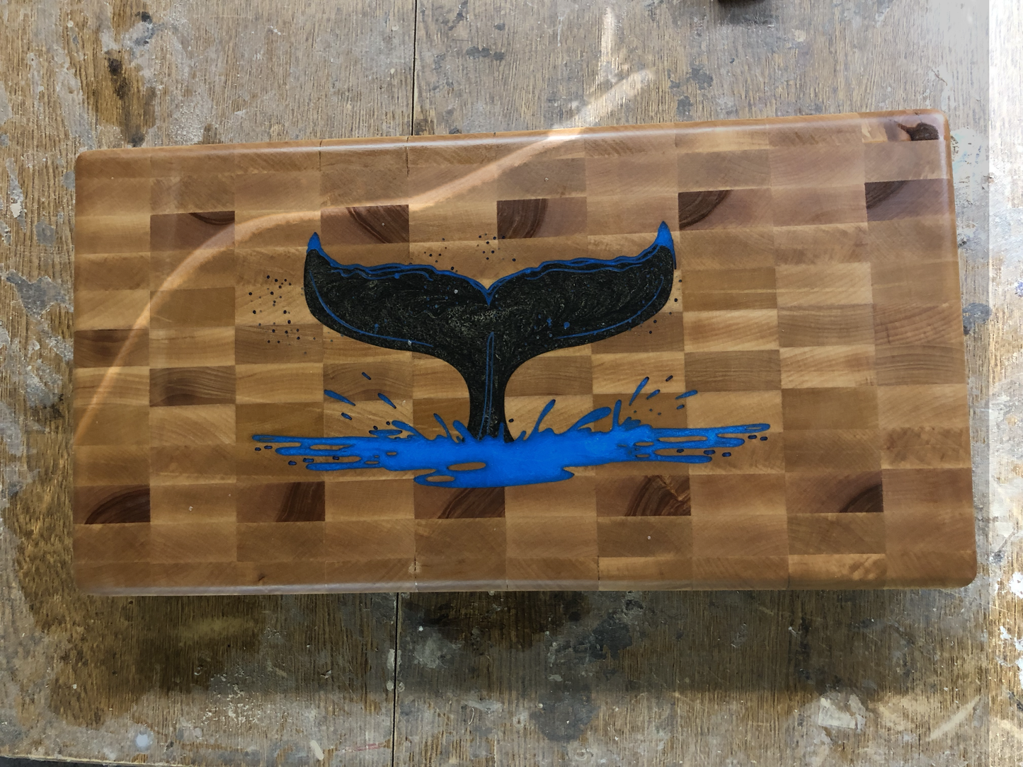 End grain cutting board